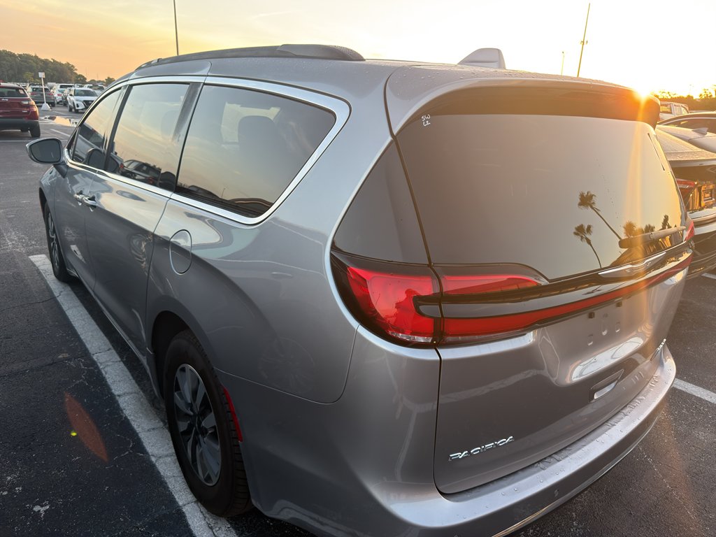 chrysler pacifica hybrid 2021 2C4RC1R72MR591710 image chrysler pacifica hybrid 2021 2C4RC1R72MR591710 image